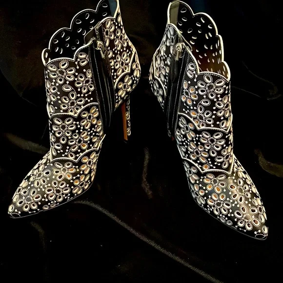 ALAIA LASER CUT 2 TONE LEATHER HIGH HEEL ANKLE BOOTIES - 9 - NEW ! - Picture 8 of 9